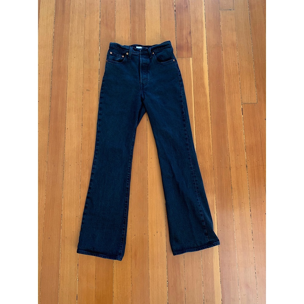 Levi’s Ribcage Bootcut jeans in black, size 27.